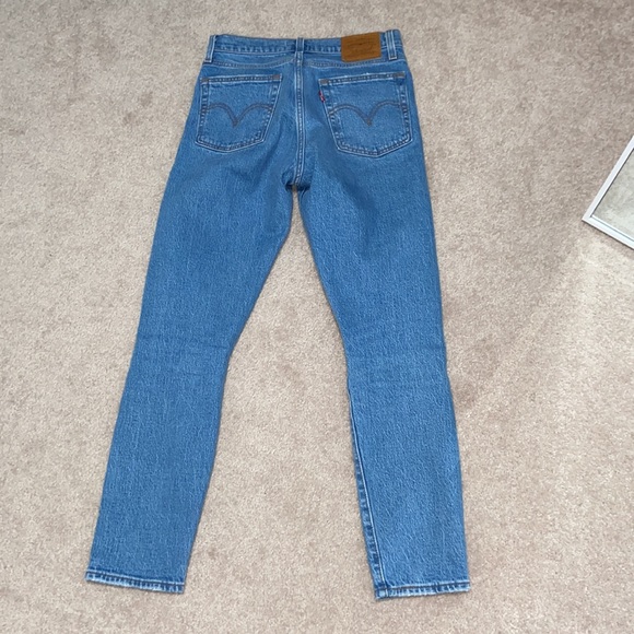 Levi’s Wedgie - Picture 5 of 5